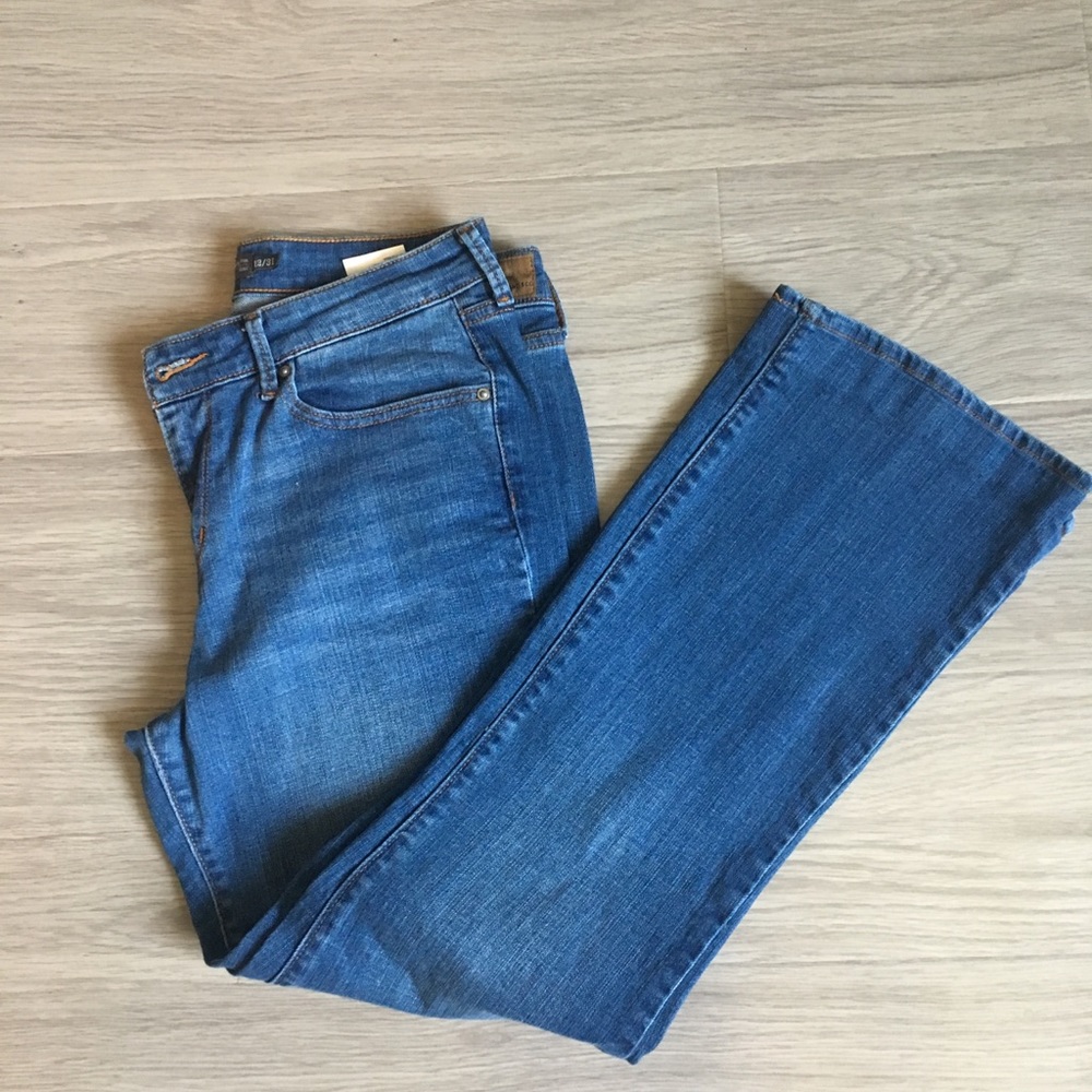 Classic Rise Bootcut Levis - Picture 4 of 7